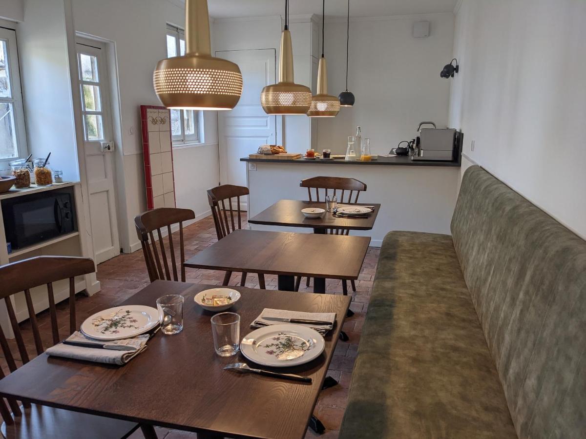 Bed and Breakfast Le 14 Faubourg Бон Экстерьер фото