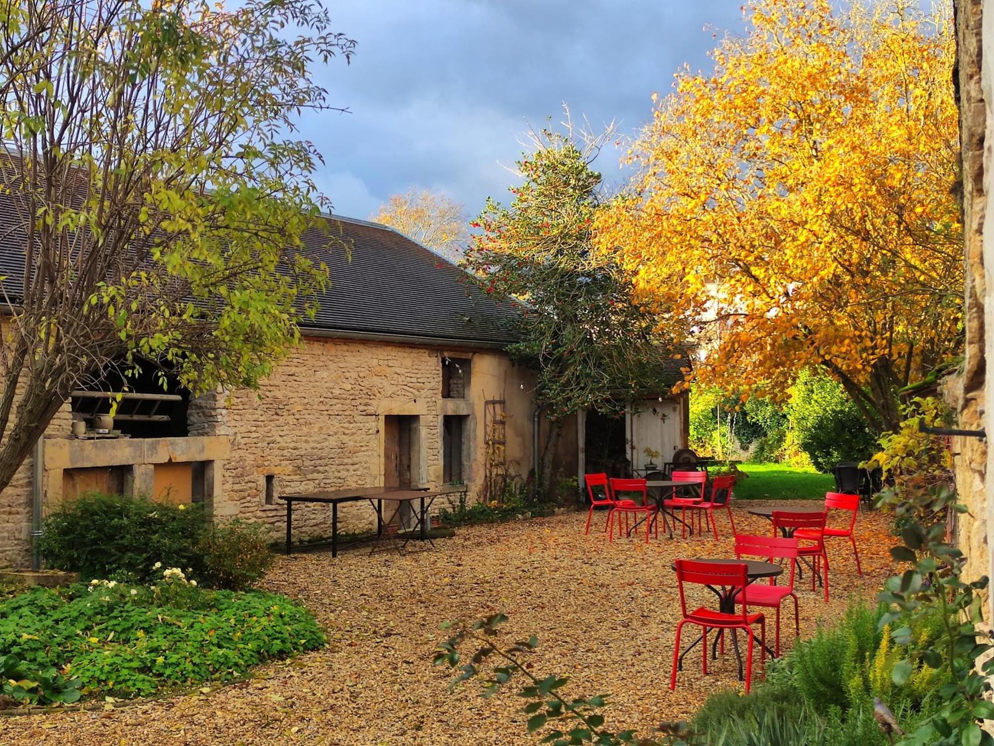 Bed and Breakfast Le 14 Faubourg Бон Экстерьер фото